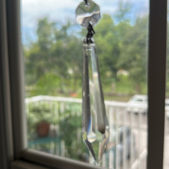 22 Hanging Crystals From Chandelier for Craft / Art Projects - Picture 4 of 5